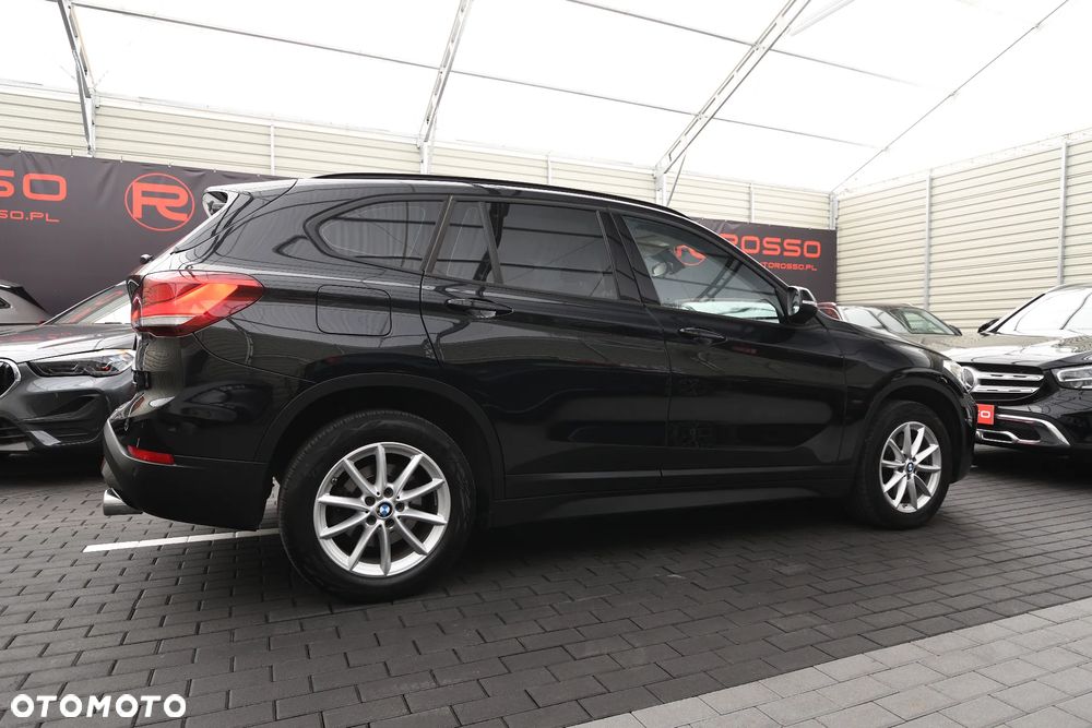 BMW X1 sDrive20i Advantage - 10