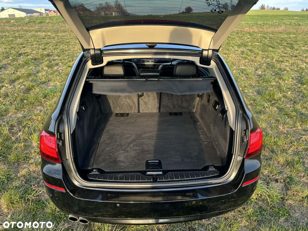 BMW Seria 5 520d - 24