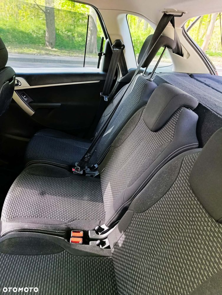 Citroën C4 Picasso 2.0 HDi FAP Exclusive - 11