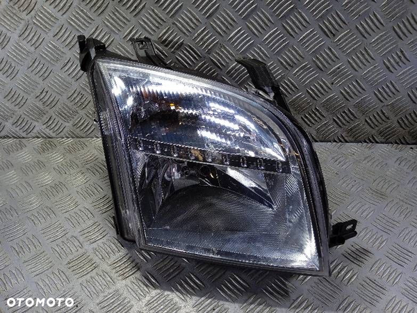 LAMPA PRAWA PRZEDNIA FORD FUSION