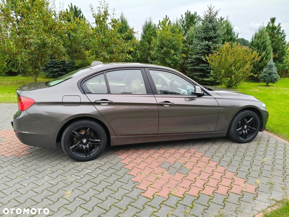 BMW Seria 3 316d - 19