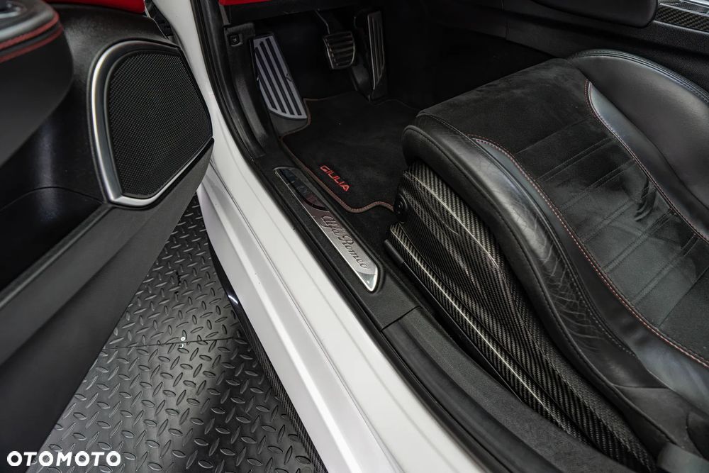 Alfa Romeo Giulia 2.9 Bi Turbo V6 Quadrifoglio - 31