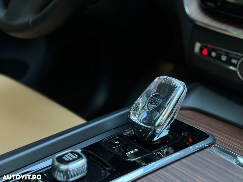 Volvo XC 60 Recharge T8 Twin Engine eAWD Inscription - 32