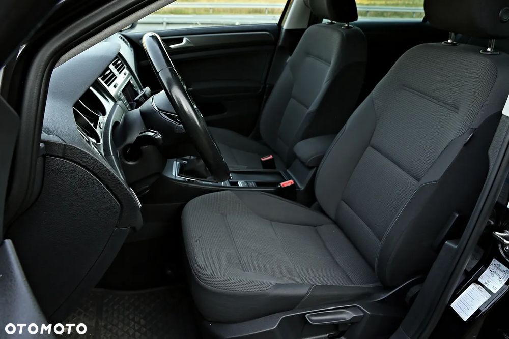 Volkswagen Golf 1.6 TDI BlueMotion Technology Cup - 29