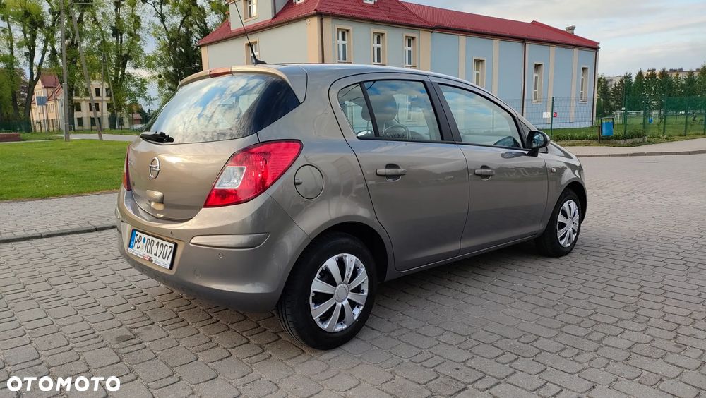 Opel Corsa 1.4 16V Innovation - 4