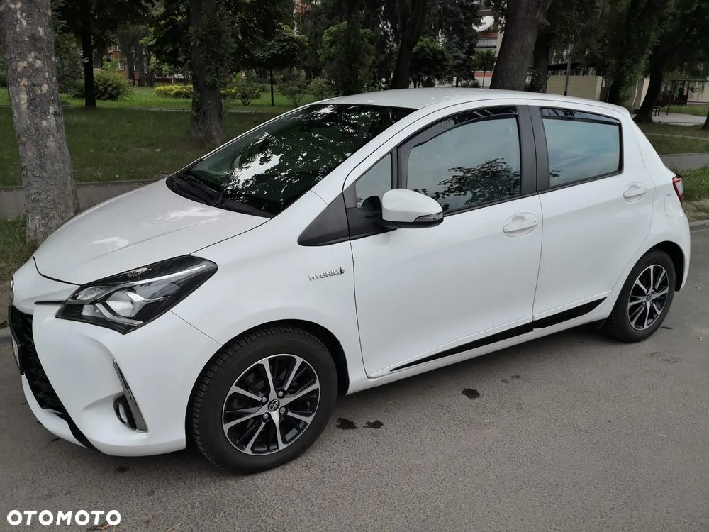 Toyota Yaris Hybrid 100 Premium EU6 - 15
