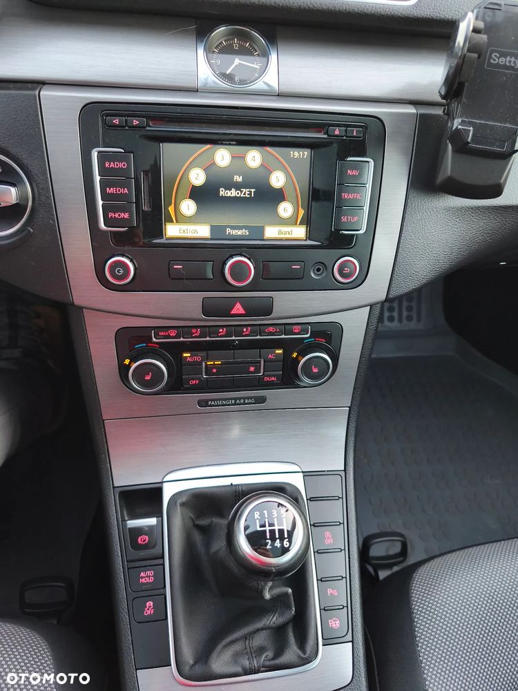 Volkswagen Passat 2.0 TDI Highline - 13