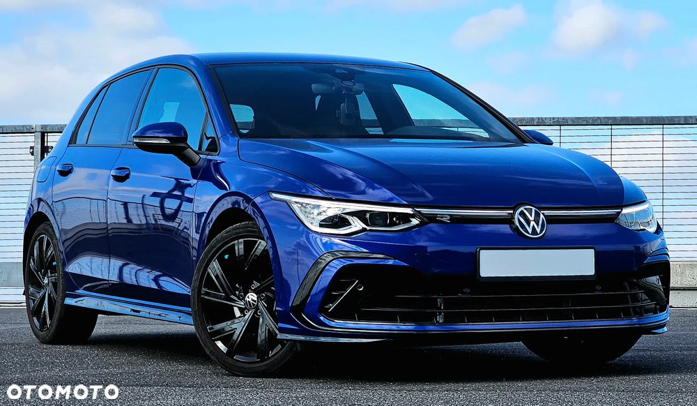 Volkswagen Golf VIII 1.5 eTSI R-Line DSG - 1