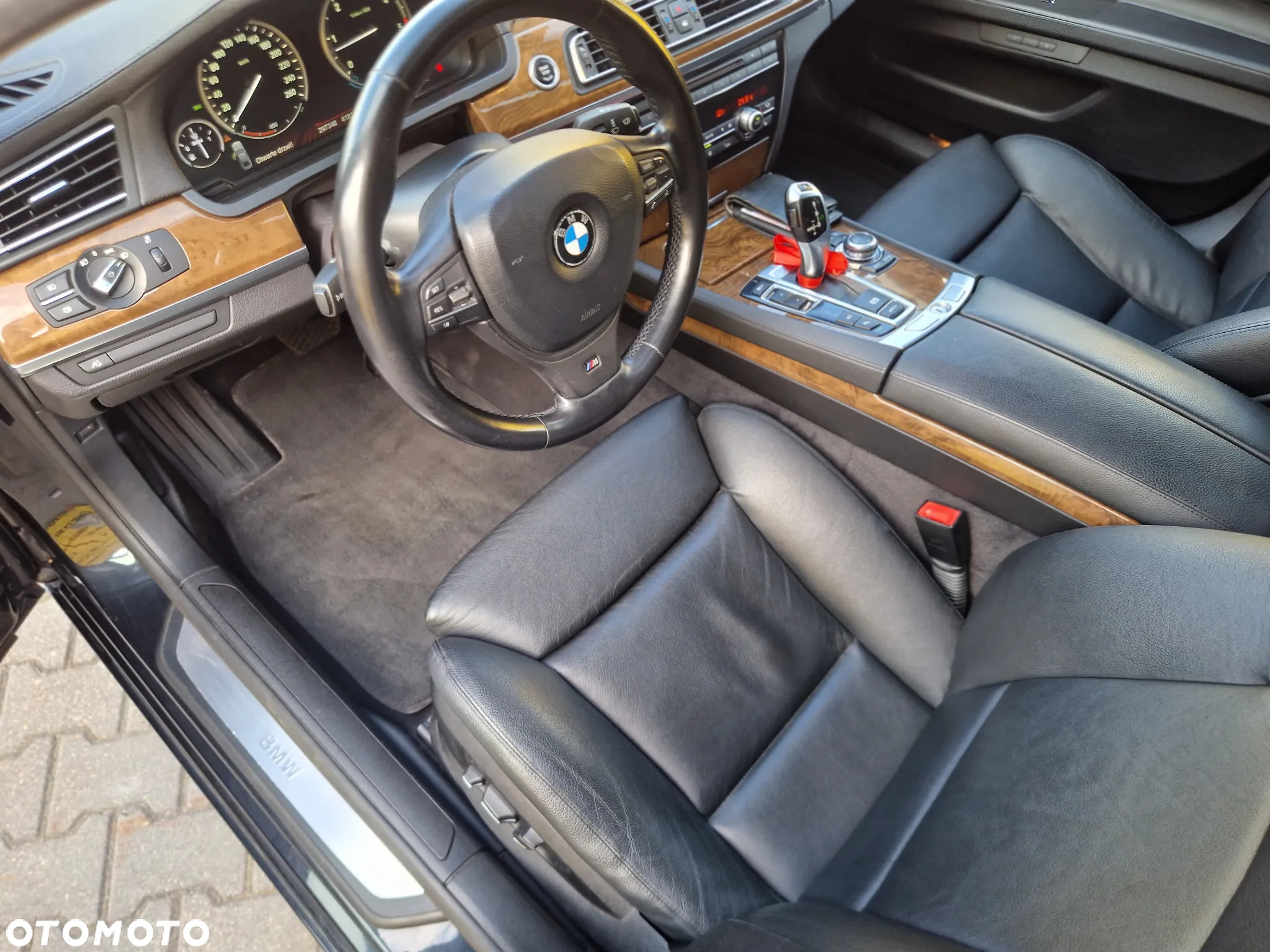BMW Seria 7 730d - 29