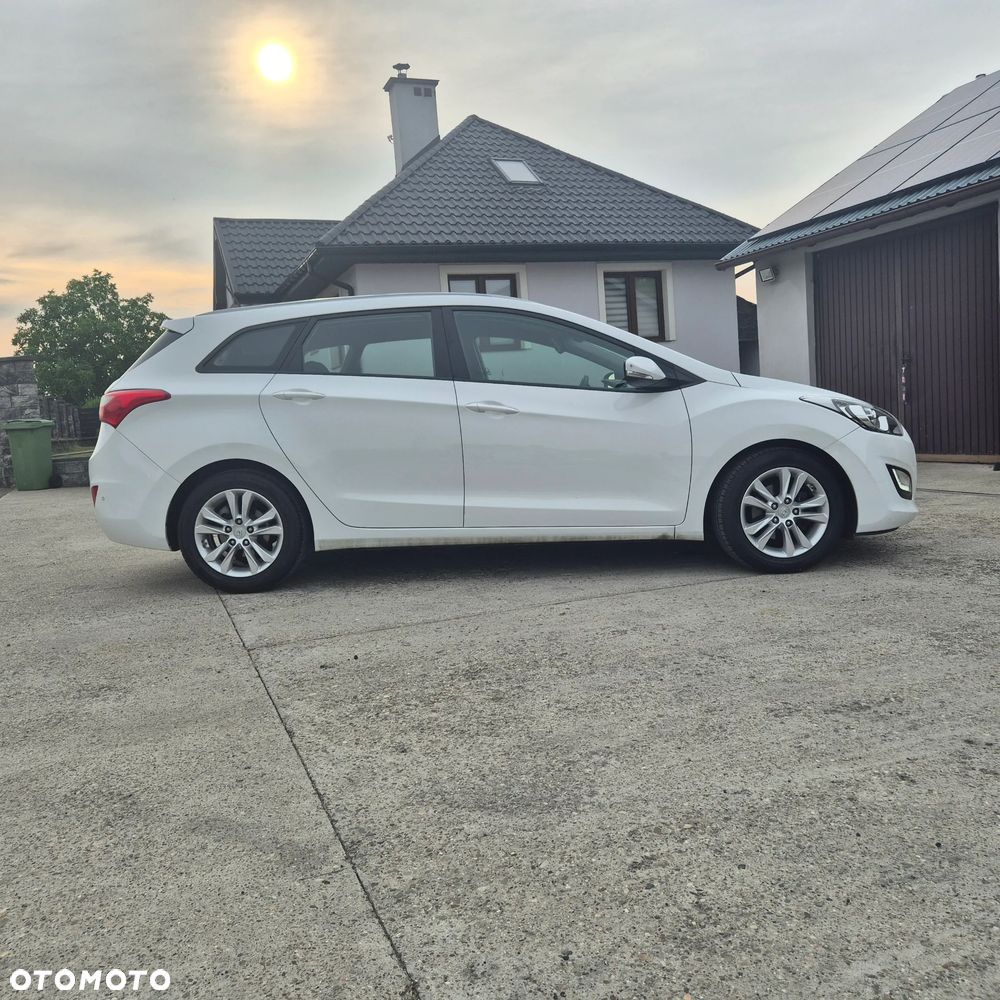 Hyundai i30 blue Kombi 1.4 Classic Navigation - 7