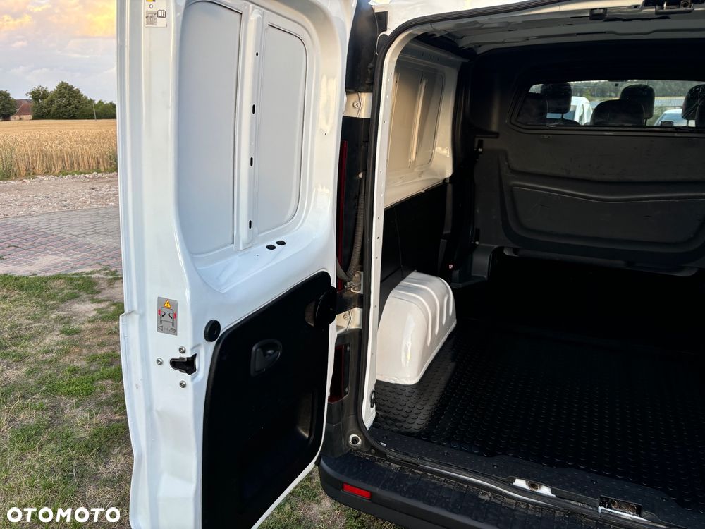 Renault Trafic - 16