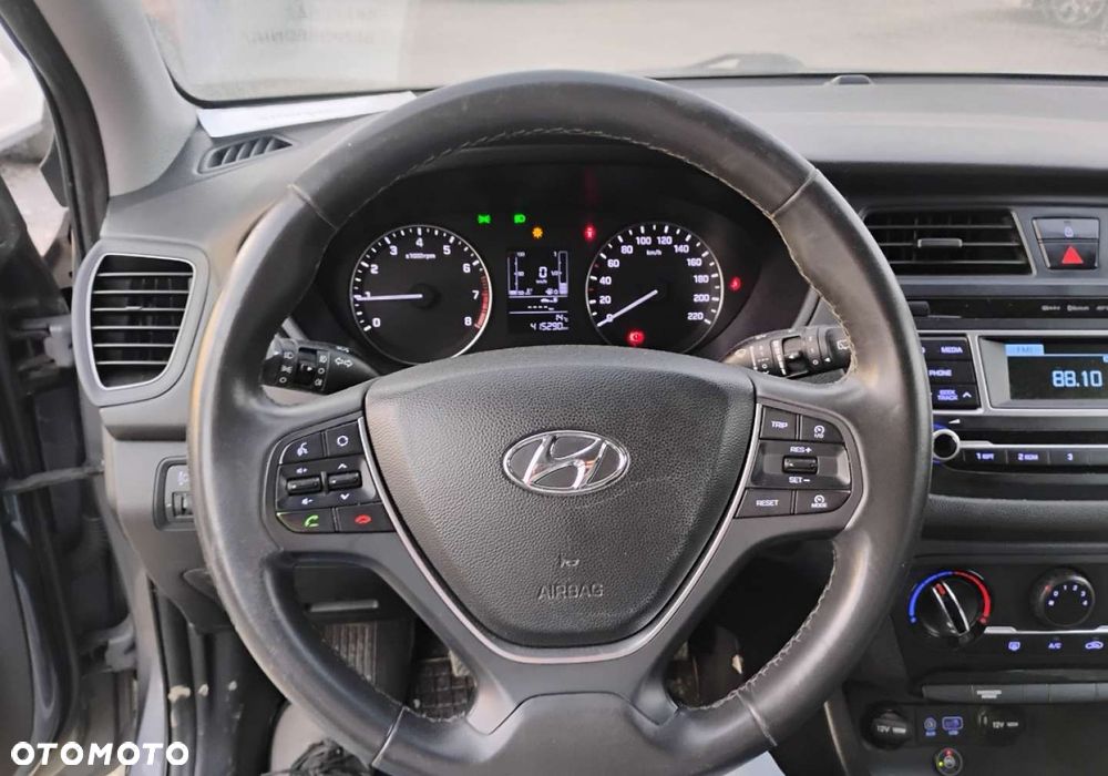 Hyundai i20 - 12