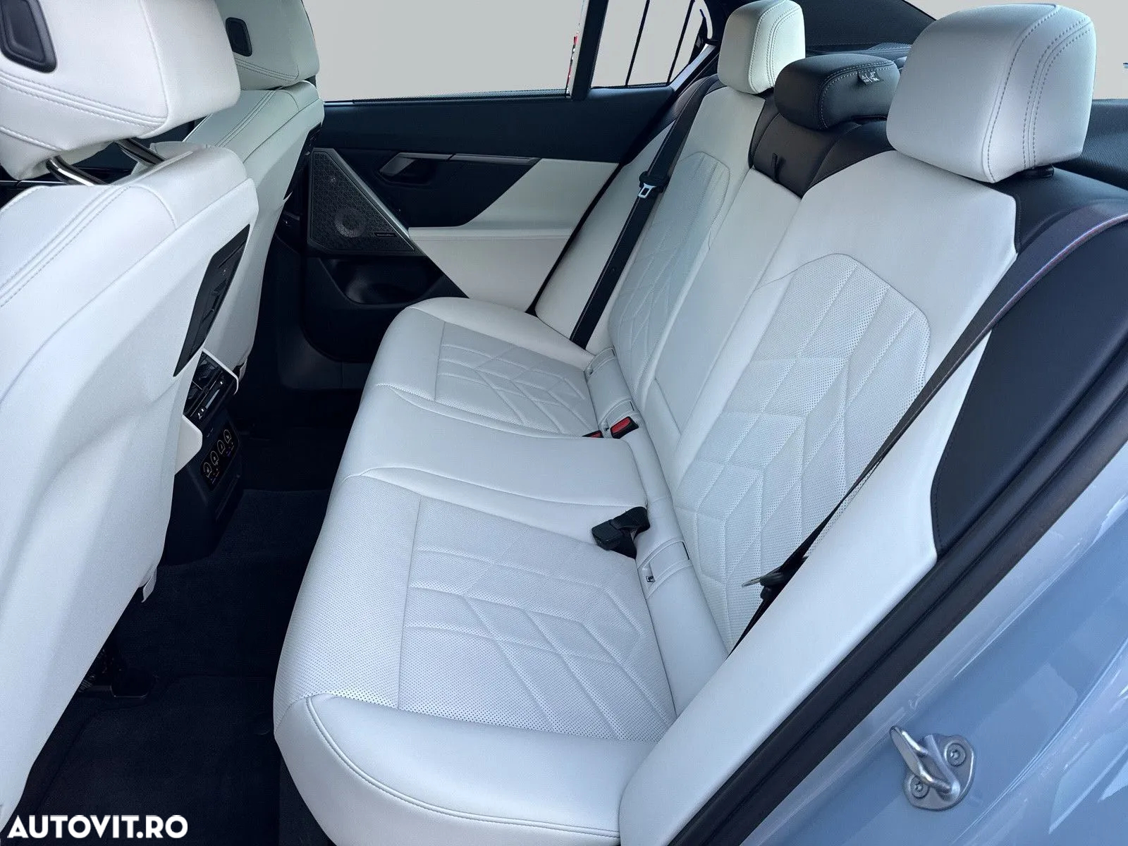 BMW Seria 5 520i AT MHEV - 12