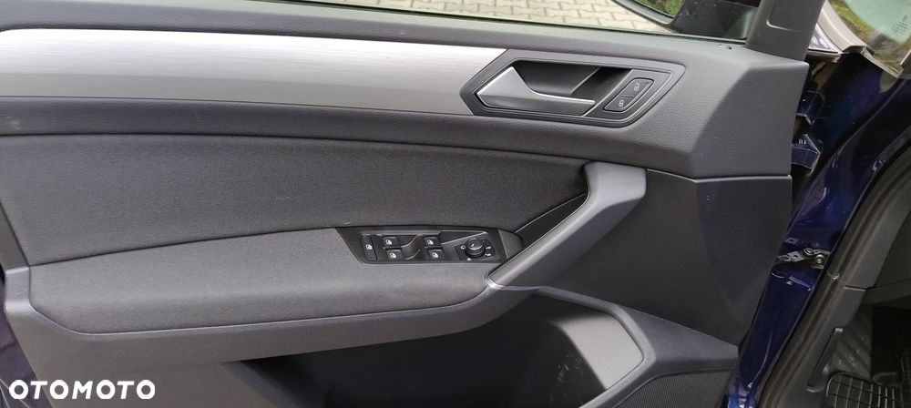 Volkswagen Touran - 18