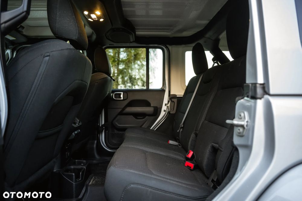 Jeep Wrangler Unlimited 3.6 Automatik Sahara - 25