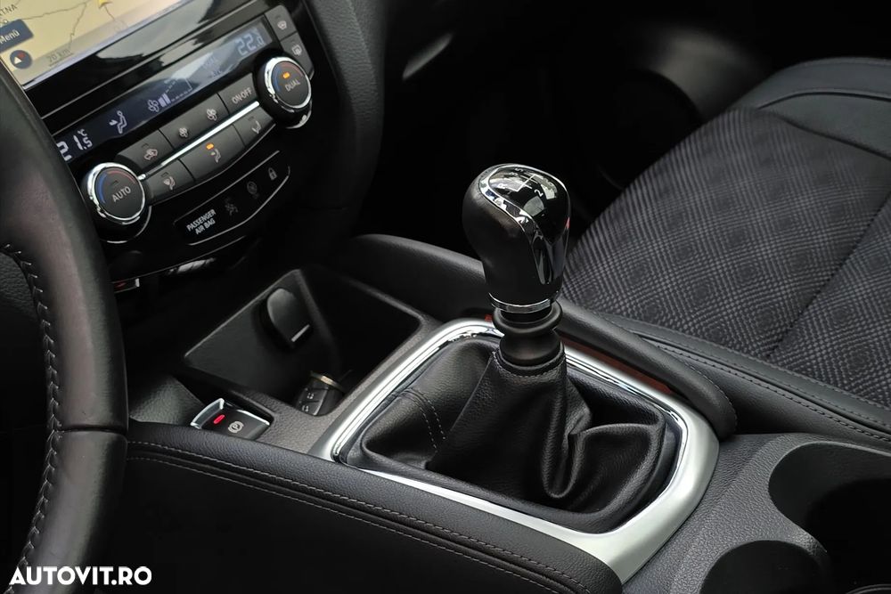Nissan Qashqai 1.6 DCI TEKNA - 25
