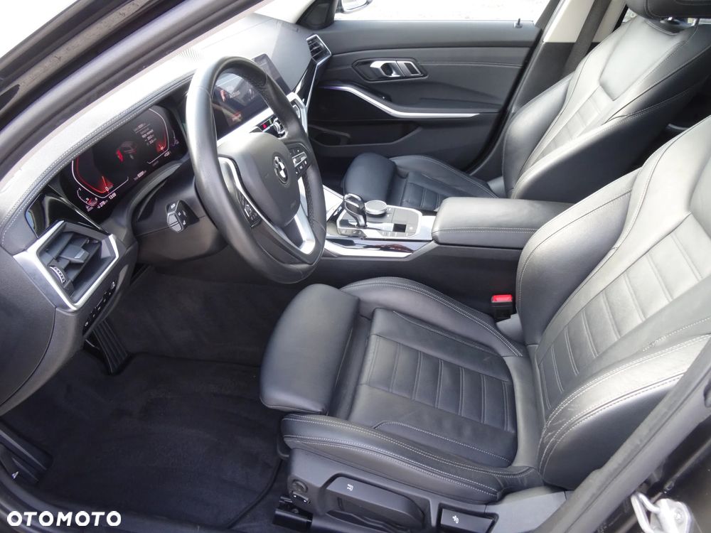 BMW Seria 3 320d M Sport Shadow sport - 11