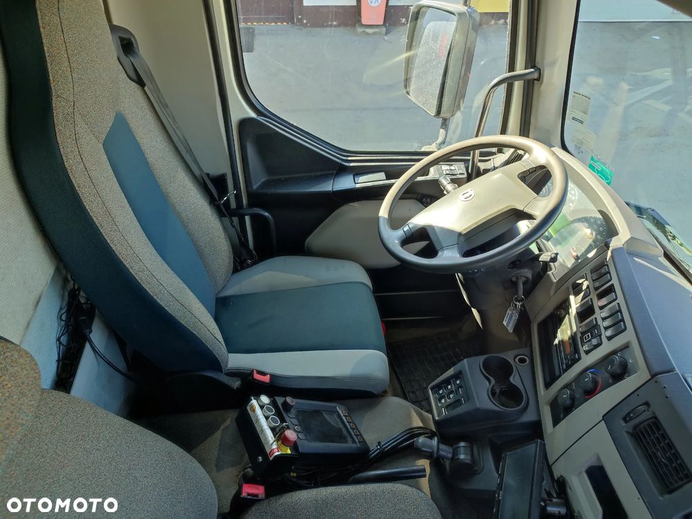Volvo FL 4x2 śmieciarka dwukomorowa z zasypem 120-1100L sprzedaż wynajem, serwis, gwarancja - 13