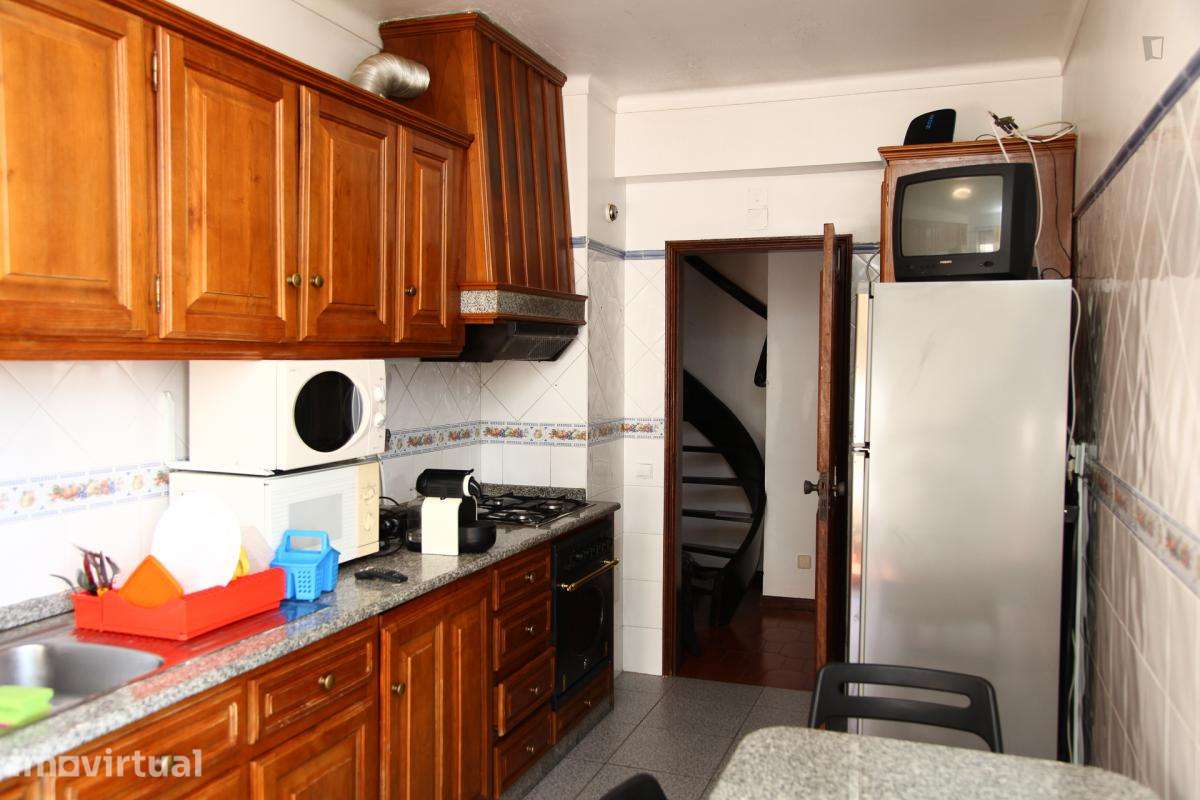 Quarto - localizado em Olivais Coimbra - Grande imagem: 3/40