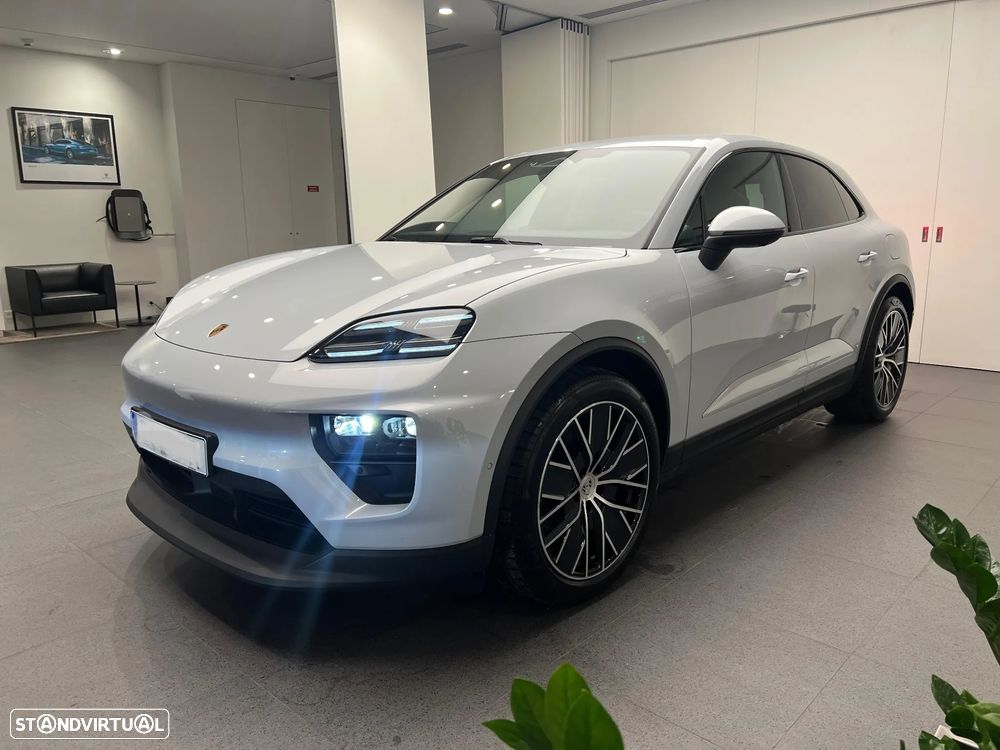 Porsche Macan Electric 4 - 1