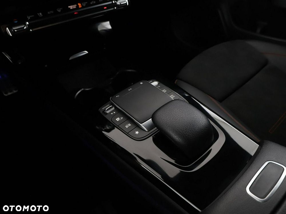 Mercedes-Benz CLA 250 e PHEV AMG Line 8G-DCT - 33