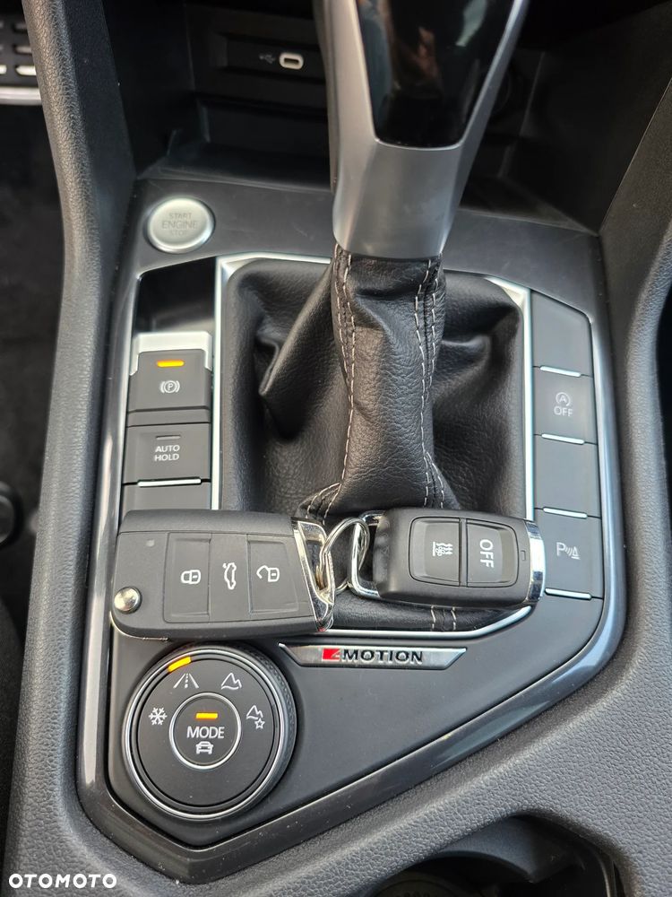 Volkswagen Tiguan Allspace 2.0 TDI SCR 4Motion DSG R-Line - 34