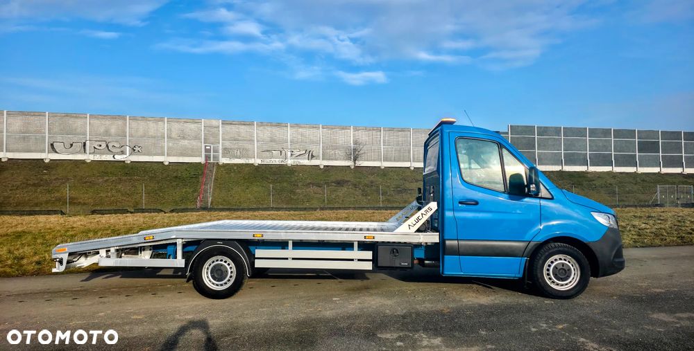 Mercedes-Benz Sprinter - 4