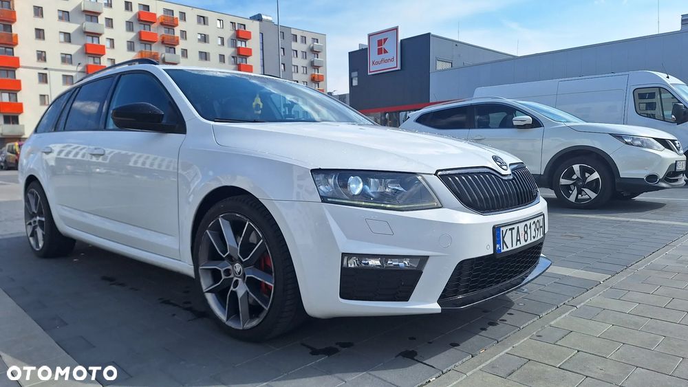 Skoda Octavia Combi 2.0 TDI RS - 4