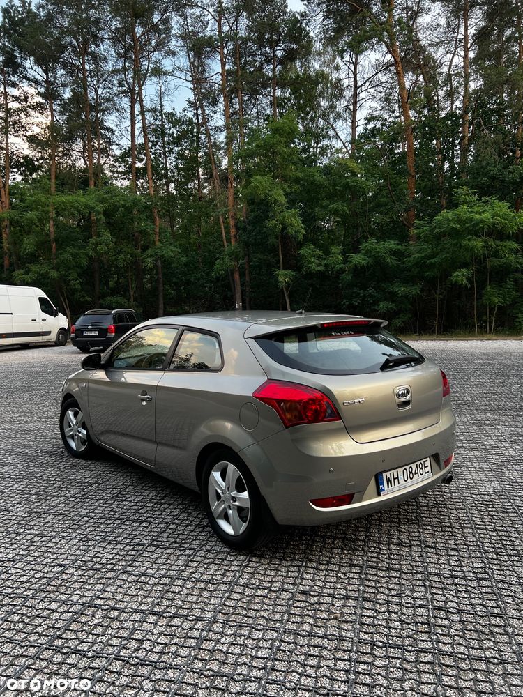 Kia Ceed - 7