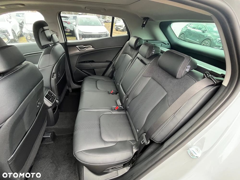 Kia Sportage 1.6 T-GDI HEV Business Line 2WD - 33