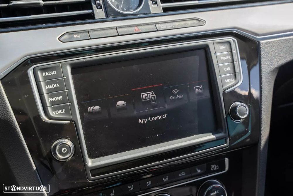 VW Passat Variant - 13