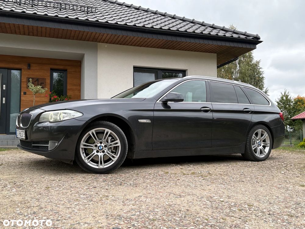 BMW Seria 5 525d xDrive - 7