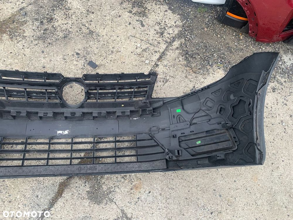 VW CADDY 15- zderzak przód 2K5807221J - 12