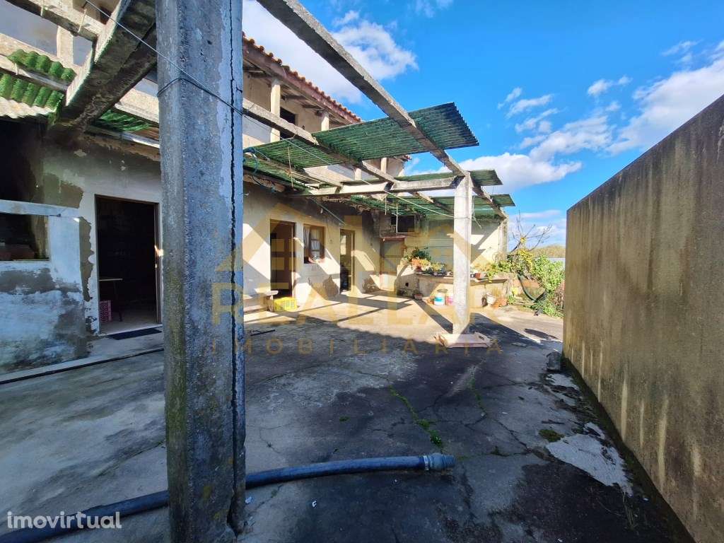 Moradia para Restauro em Aguçadoura! - Grande imagem: 4/26