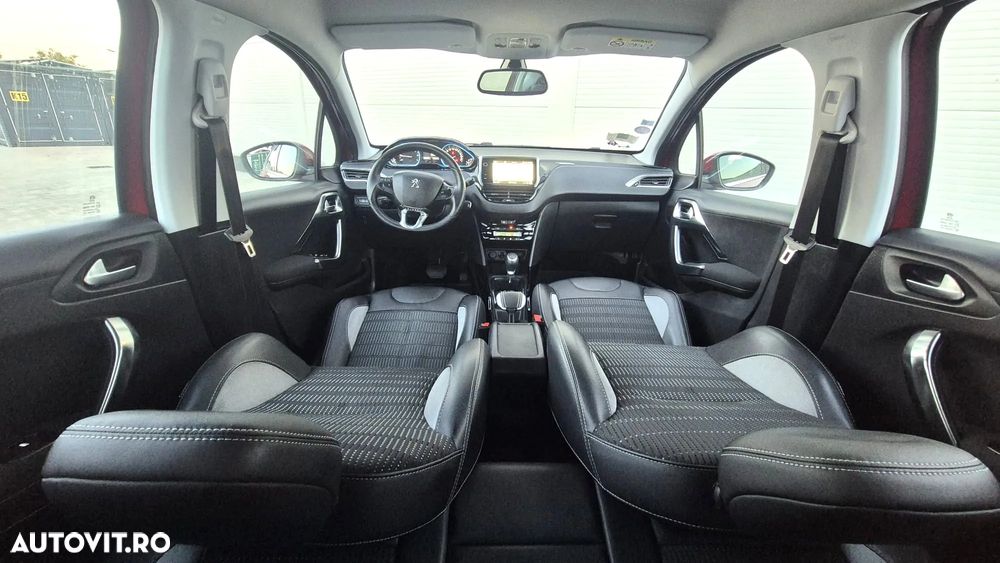 Peugeot 2008 PureTech 110 Stop&Start EAT6 GT-Line Edition - 4
