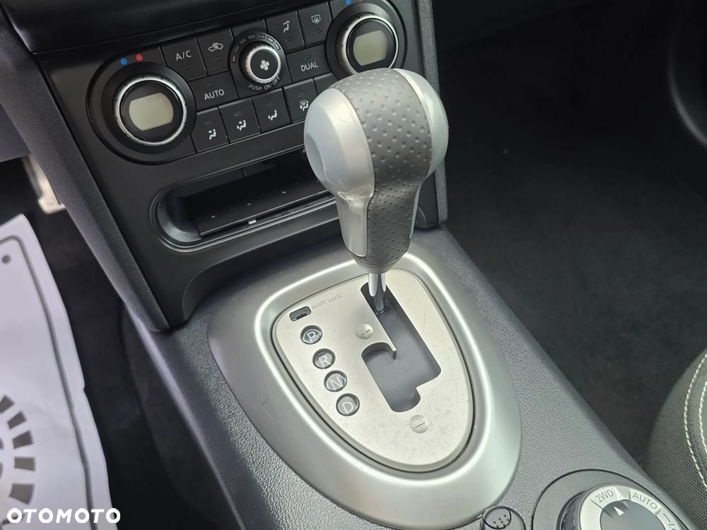 Nissan Qashqai 2.0 4 x 4 CVT tekna - 32