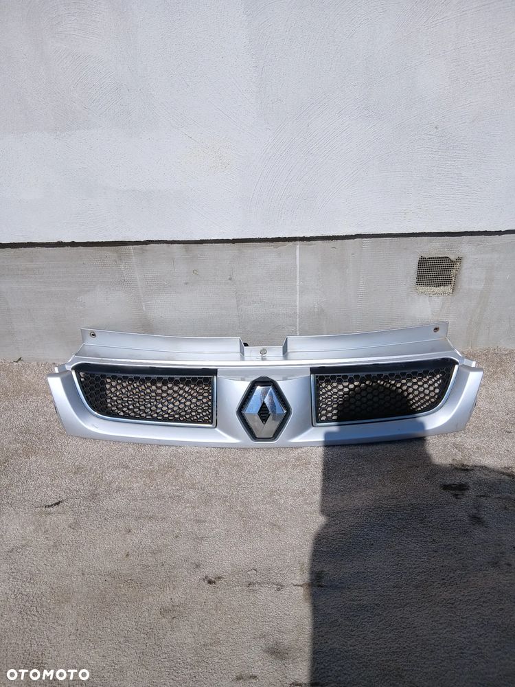 GRILL RENAULT TRAFIC II - 1
