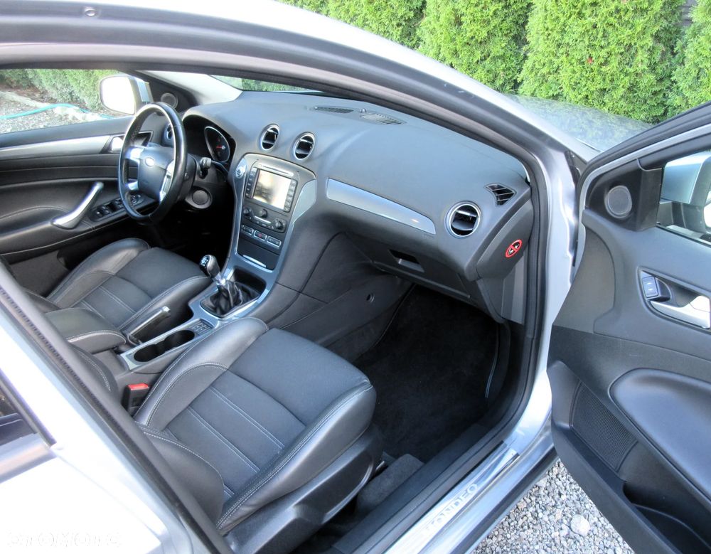 Ford Mondeo 1.6 Eco Boost Start-Stopp Champions Edition - 19