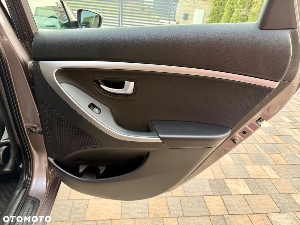 Hyundai i30 1.6 Trend - 25