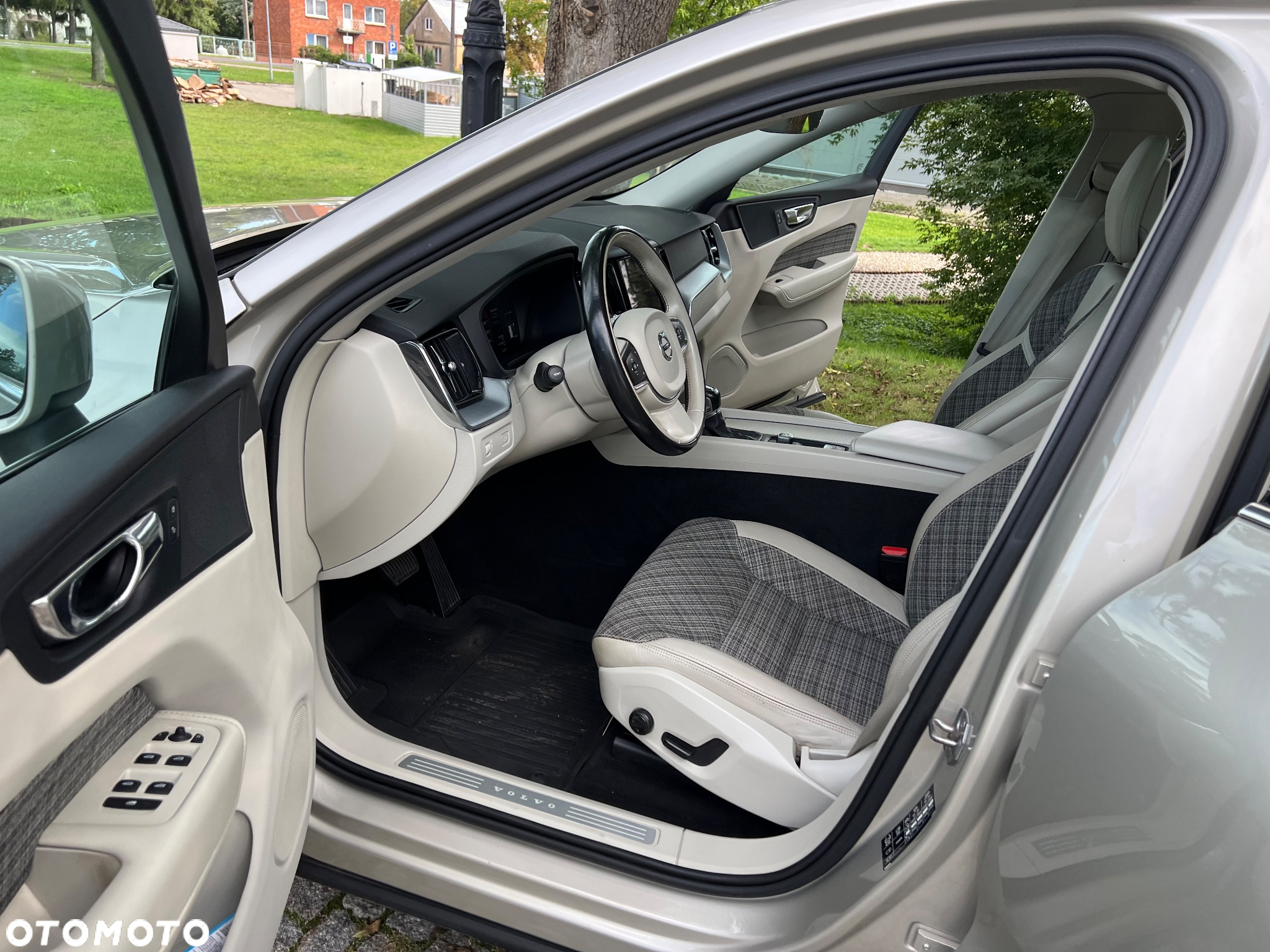 Volvo XC 60 D4 AWD Geartronic Momentum - 20