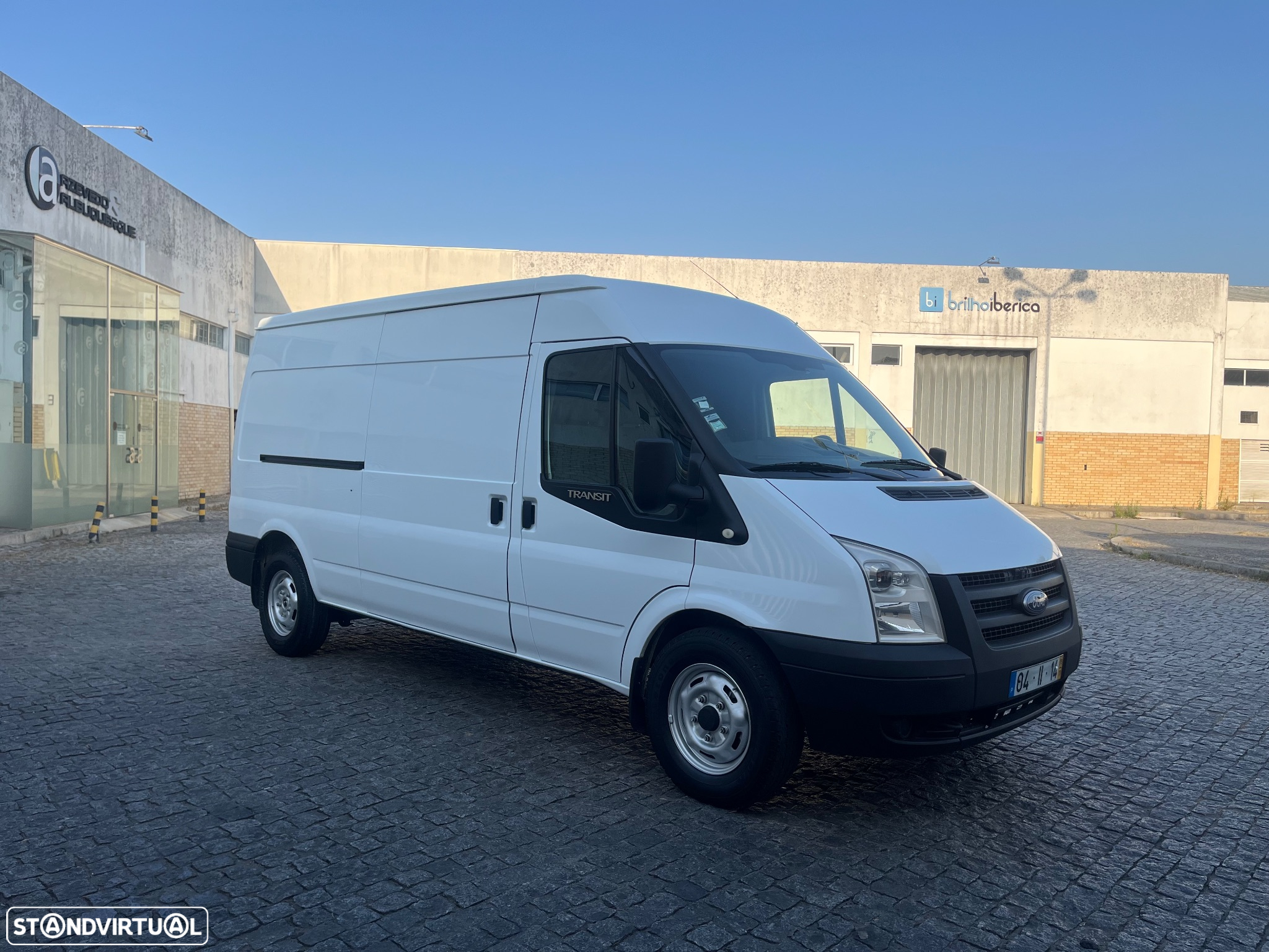 Ford TRANSIT/330L - 3