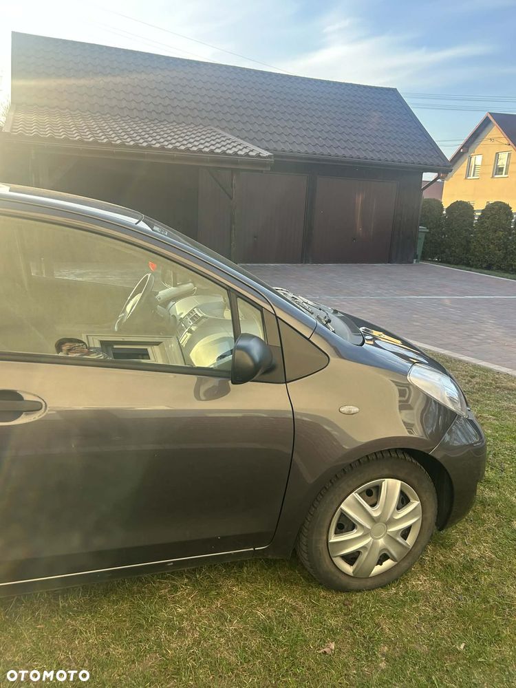 Toyota Yaris 1.33 Luna - 4