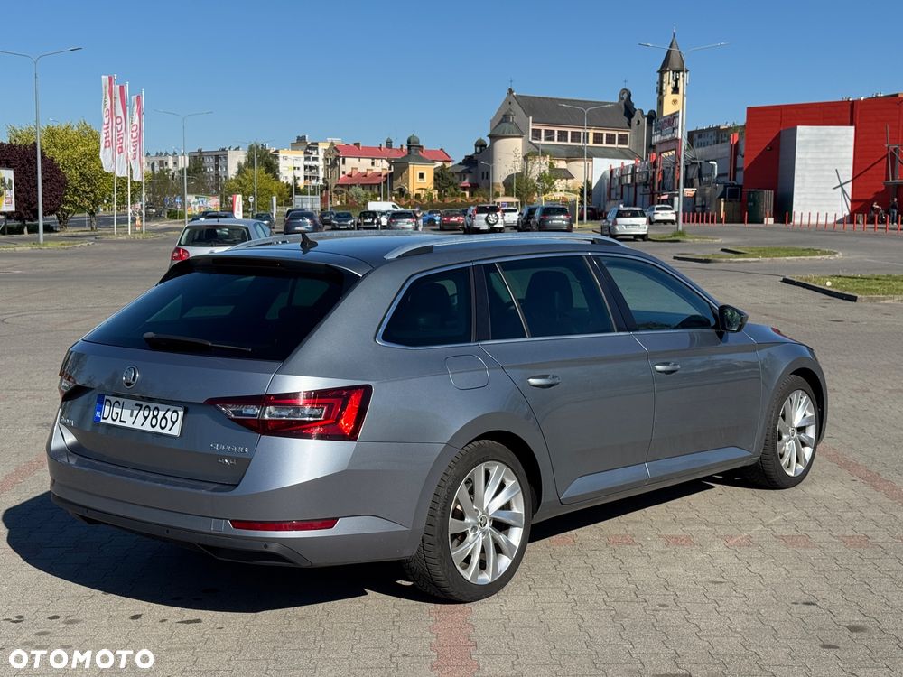 Skoda Superb 2.0 TDI 4x4 DSG Style - 4