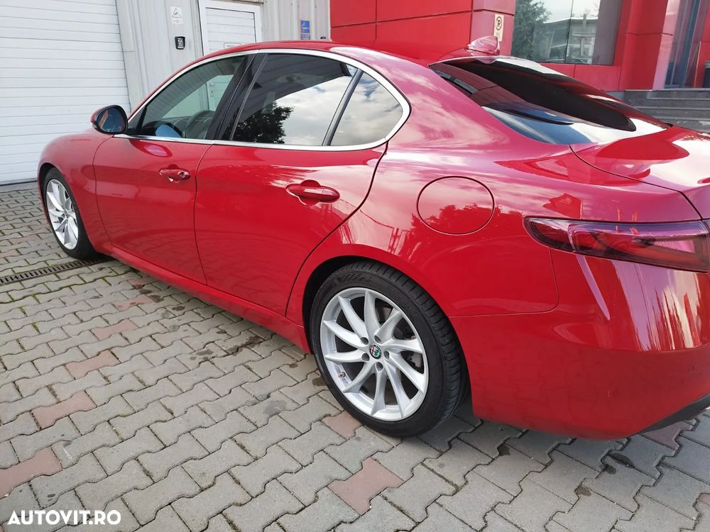Alfa Romeo Giulia 2.0 Turbo 16V AT8 Business - 4
