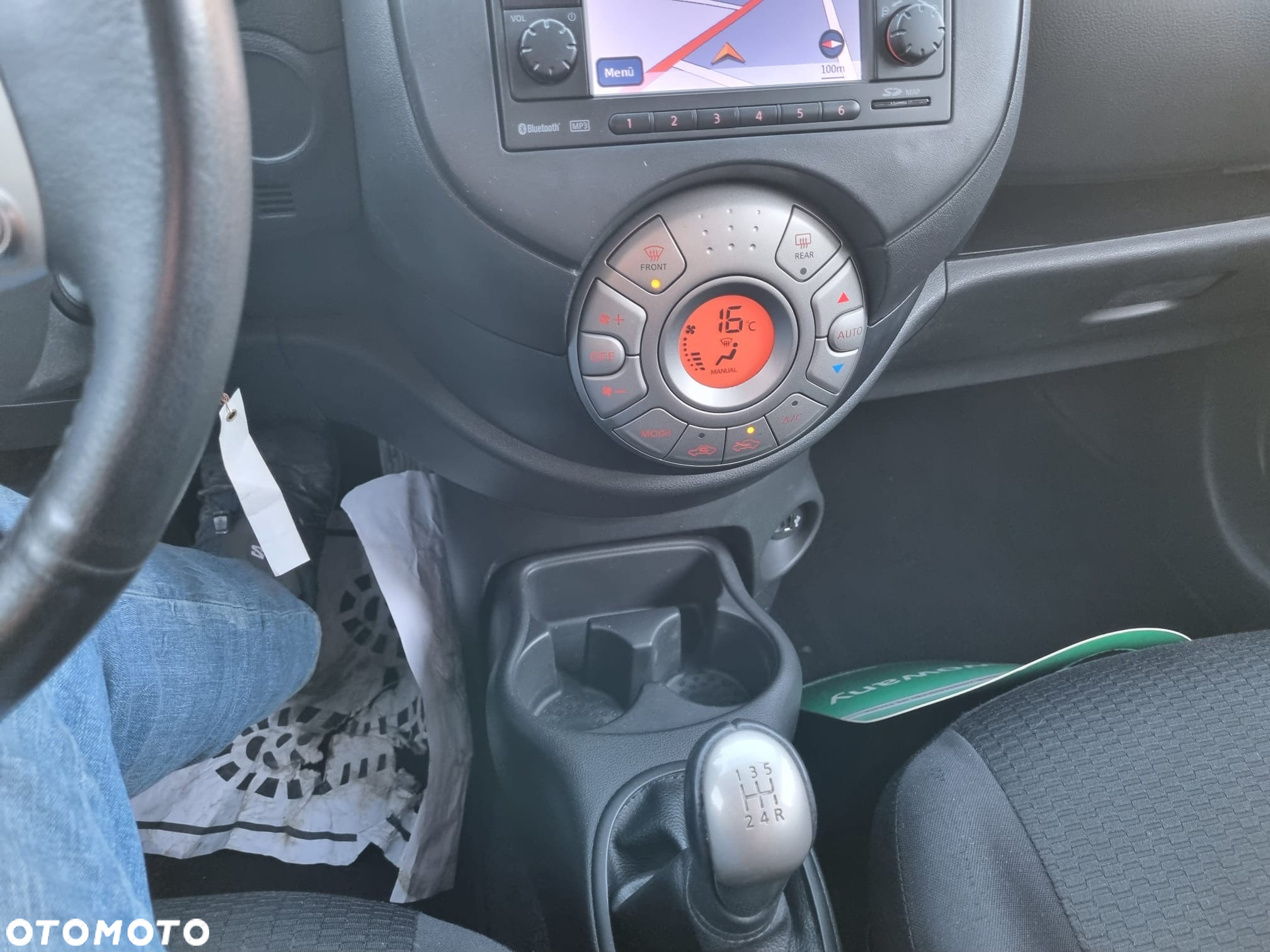 Nissan Micra 1.2 Bild der Frau - 13