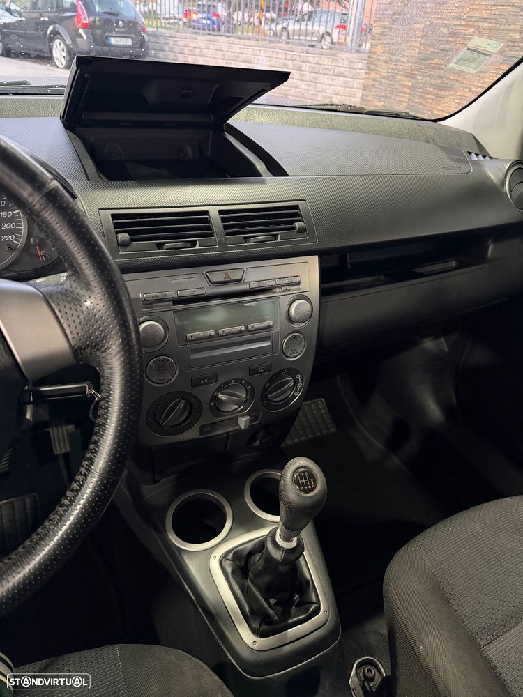 Mazda 2 - 6