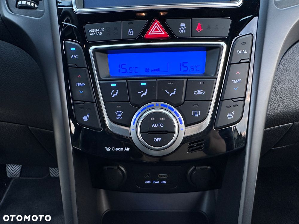 Hyundai i30 blue 1.6 GDI Passion - 34