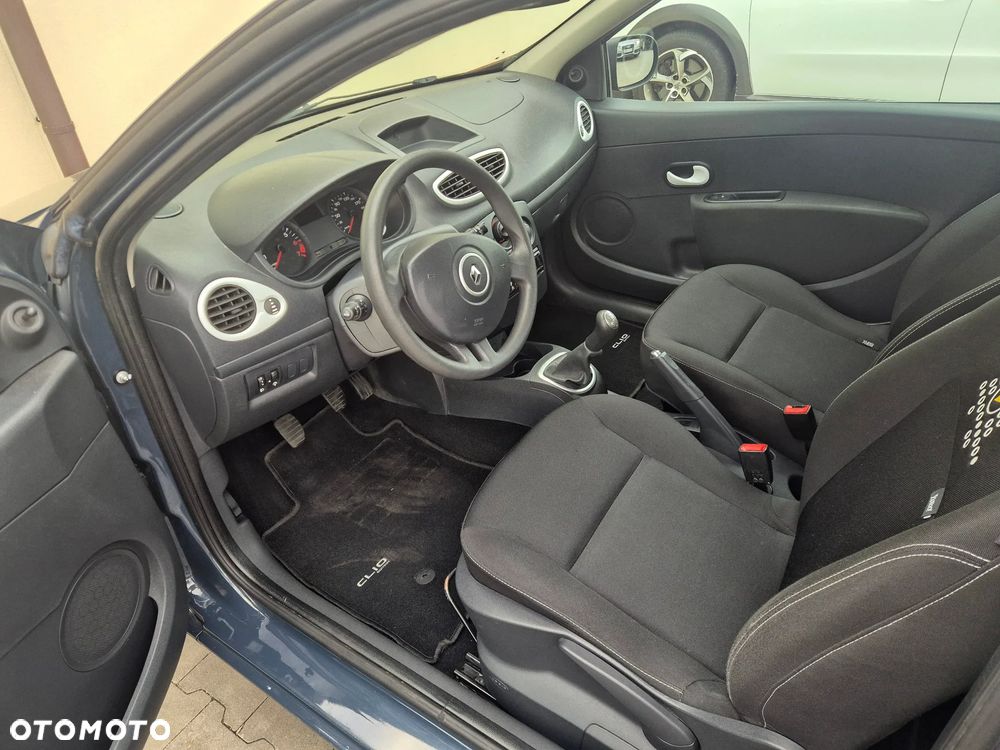 Renault Clio 1.2 16V 75 Yahoo - 7
