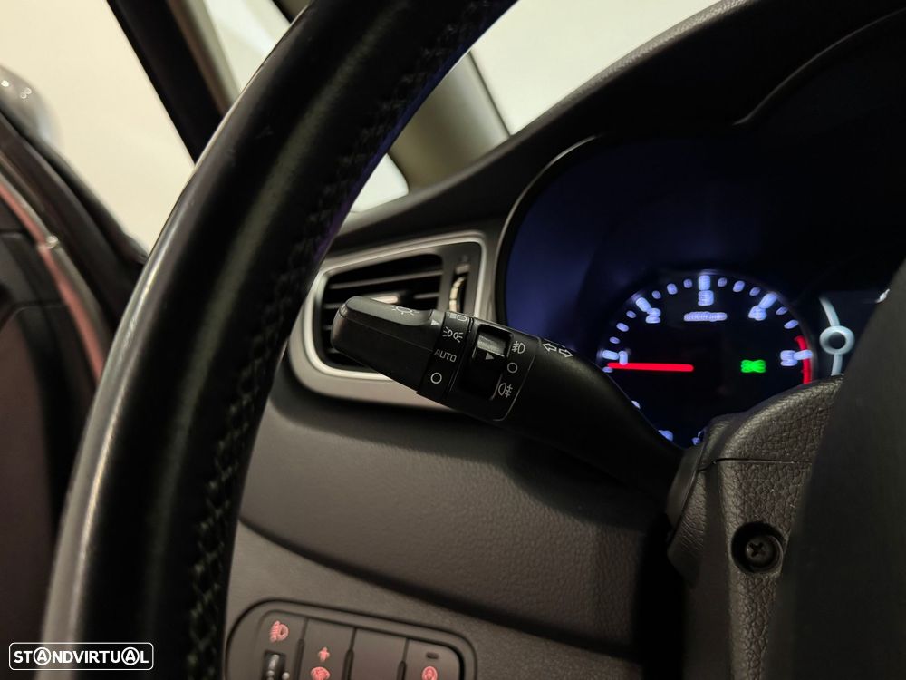 Kia Carens 1.7 CRDi ISG TX - 36
