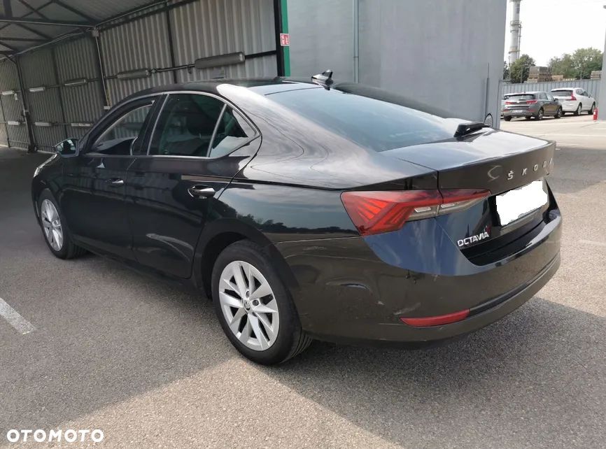 Skoda Octavia 2.0 TDI Ambition DSG - 4